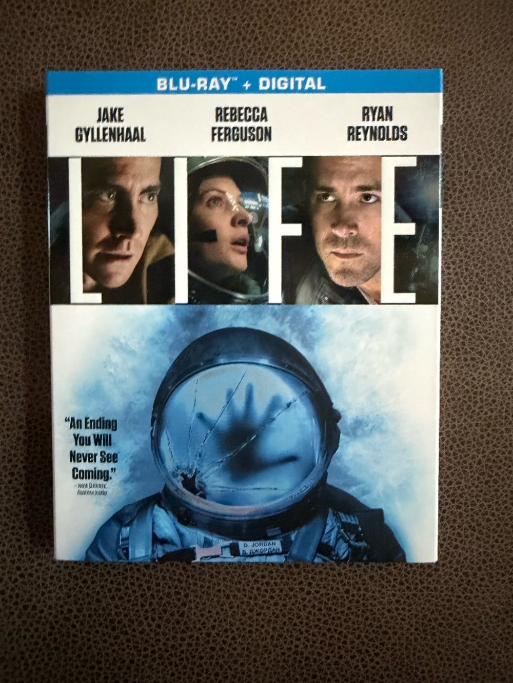 Life (2017) Blu-ray + Digital New Factory Sealed with Slipcover